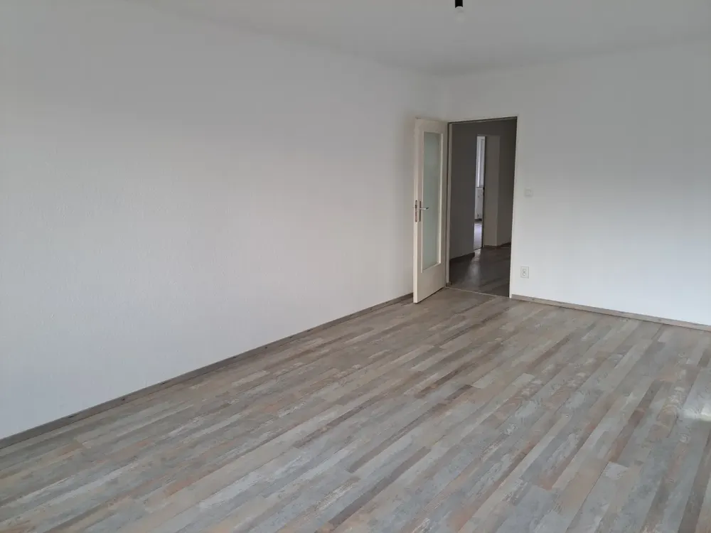 Bright 3-Room Apartment with Balcony on the 1st Floor in Frankfurt Ostend/Bornheim