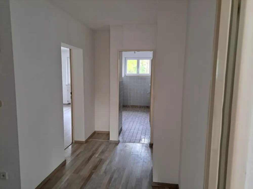 Bright 3-Room Apartment with Balcony on the 1st Floor in Frankfurt Ostend/Bornheim