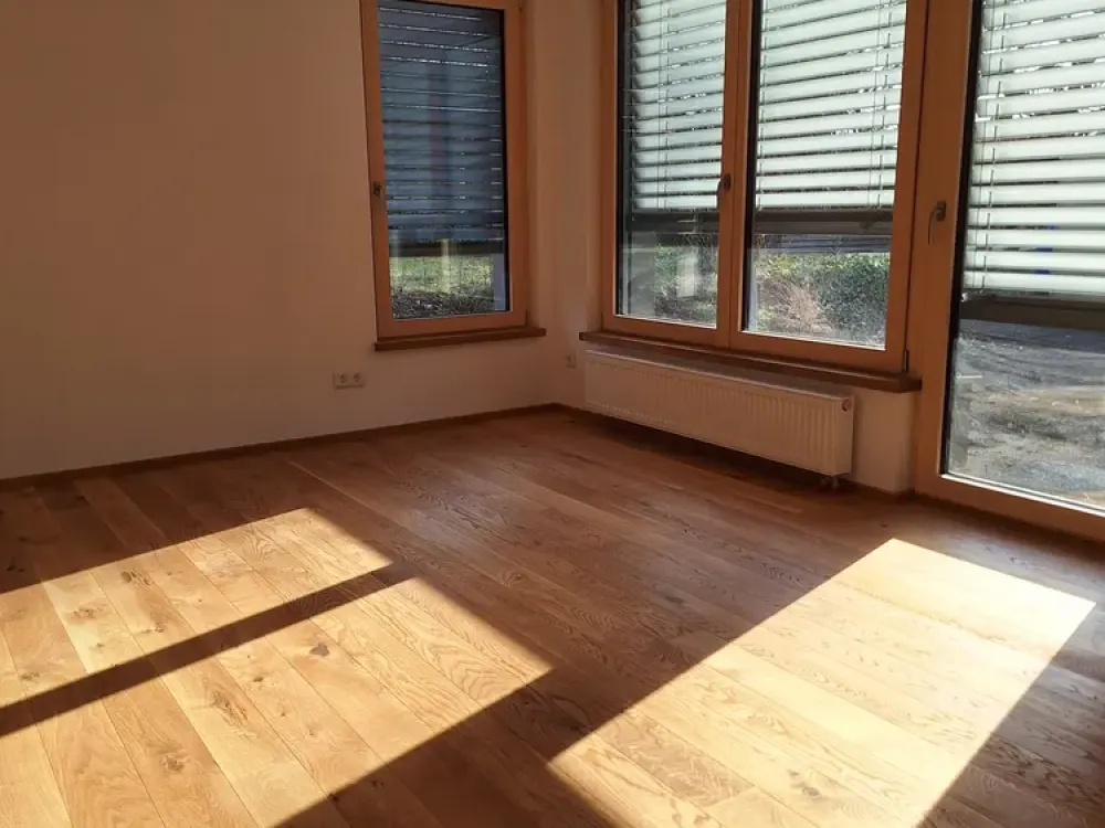 Bright Ground Floor Apartment with Large Terrace and Garden