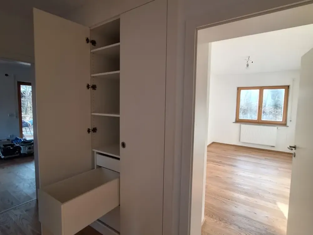 Bright Ground Floor Apartment with Large Terrace and Garden