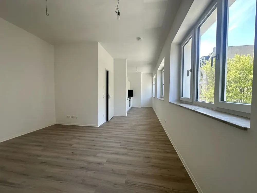 2 Rooms | Fitted Kitchen | Renovated Old Building, Living in Zentrum-Ost | Optional with Fitted Kitchen