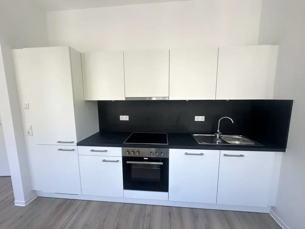 2 Rooms | Fitted Kitchen | Renovated Old Building, Living in Zentrum-Ost | Optional with Fitted Kitchen