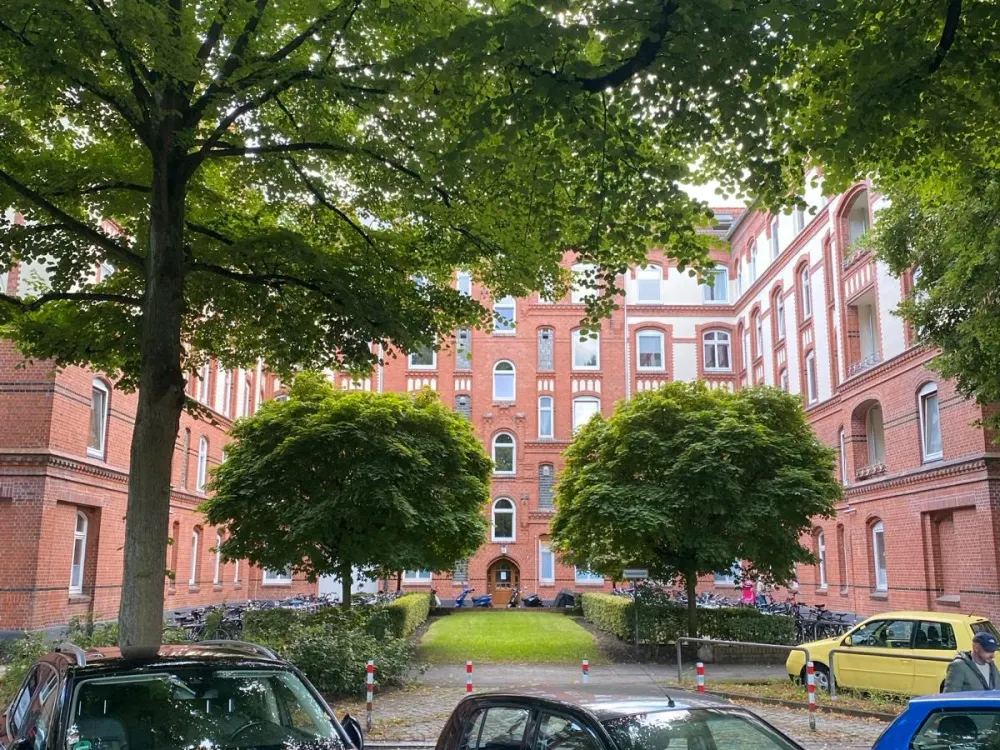 Room for Sublease in Cozy Apartment - Barmbek Süd