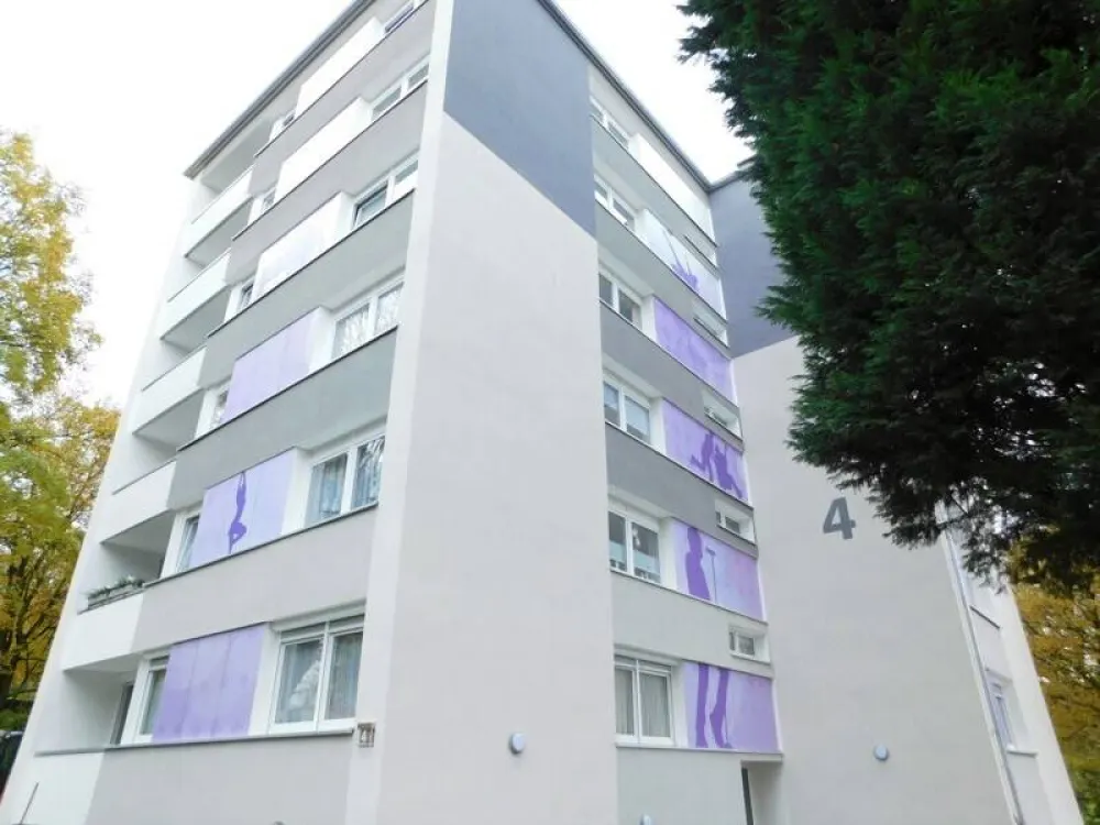 Elegance and Comfort in 3 Rooms - Welcome Home! (with Elevator)
