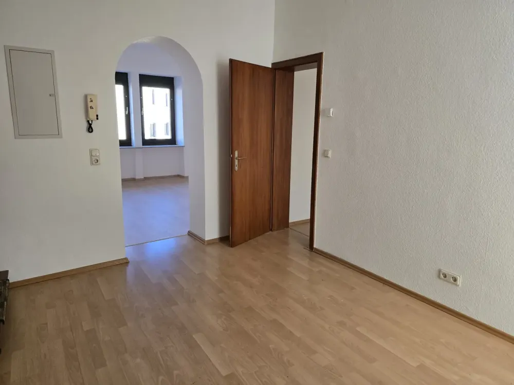 Centrally Located Renovated 2.5-Room Apartment in Großrosseln