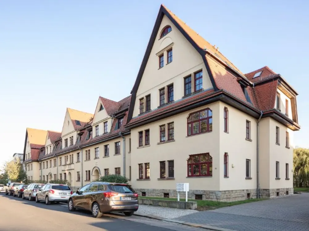 Smart, Quietly Located Apartment Near Elbepark