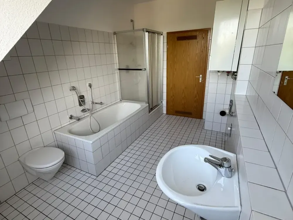 Living with Character: 3-Room Old Building in Karlsruhe