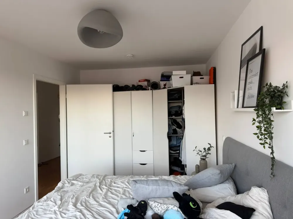 Living with a Feel-Good Factor: Bright 3-Room Apartment with Balcony and Fitted Kitchen