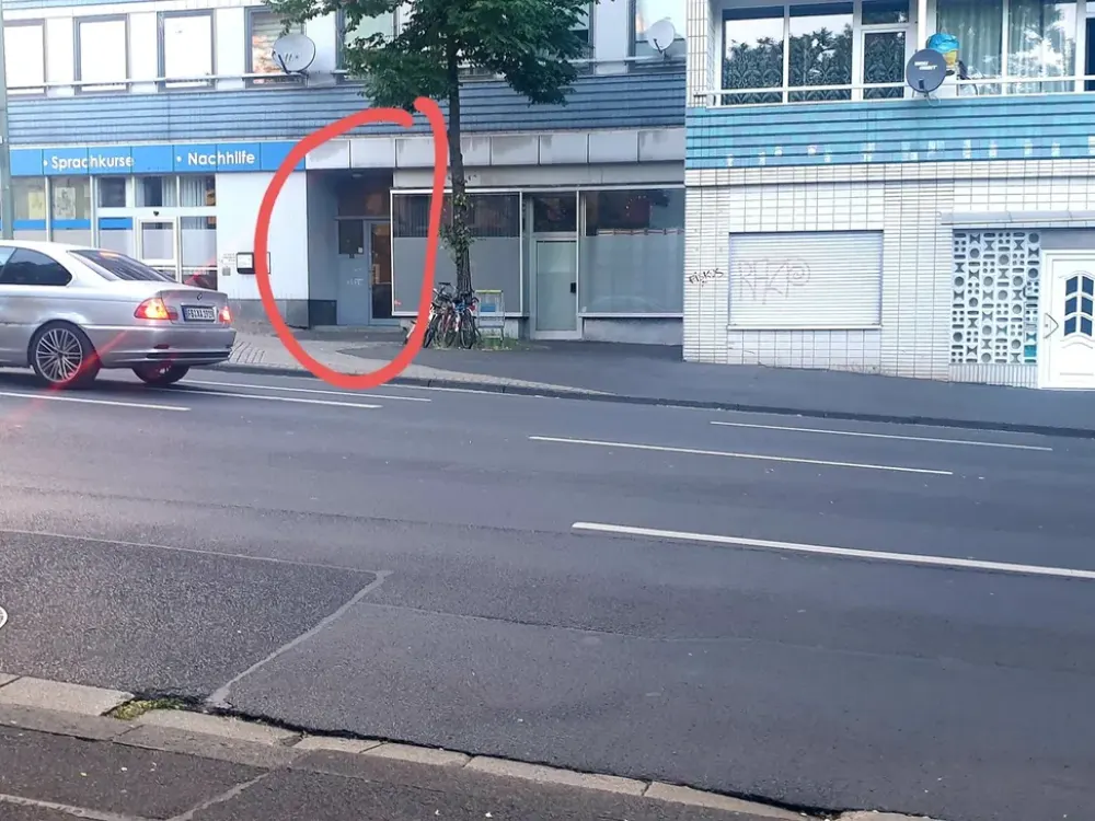 1 Zimmer mit Ladenfenster zum Hinterhof & WC in Kassel Miete oder Mietkauf ab €200 + €222 NK
