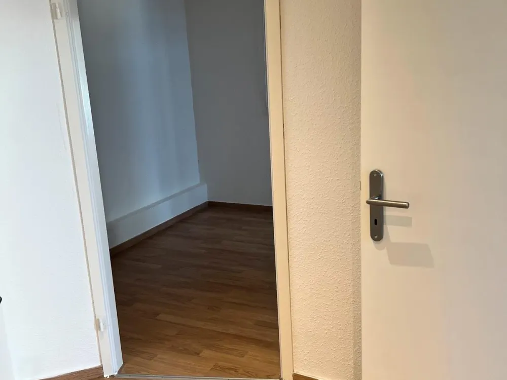Large 103 sqm Apartment 4.5 Rooms Walther-Rathenau-Platz Duisburg