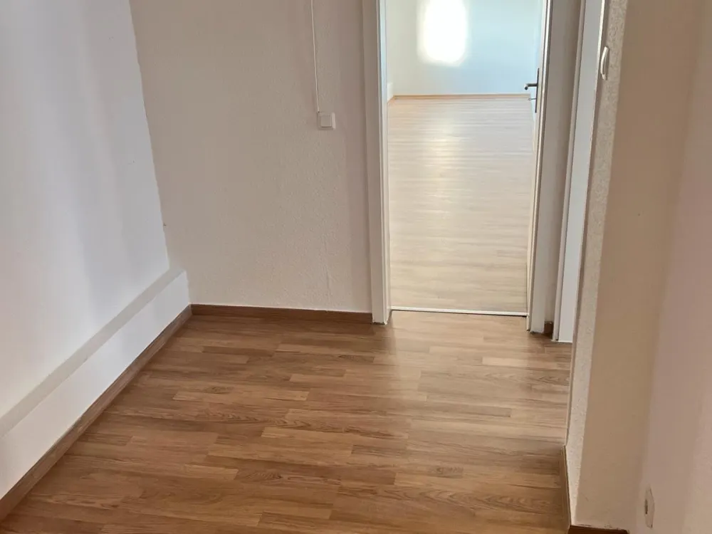 Large 103 sqm Apartment 4.5 Rooms Walther-Rathenau-Platz Duisburg