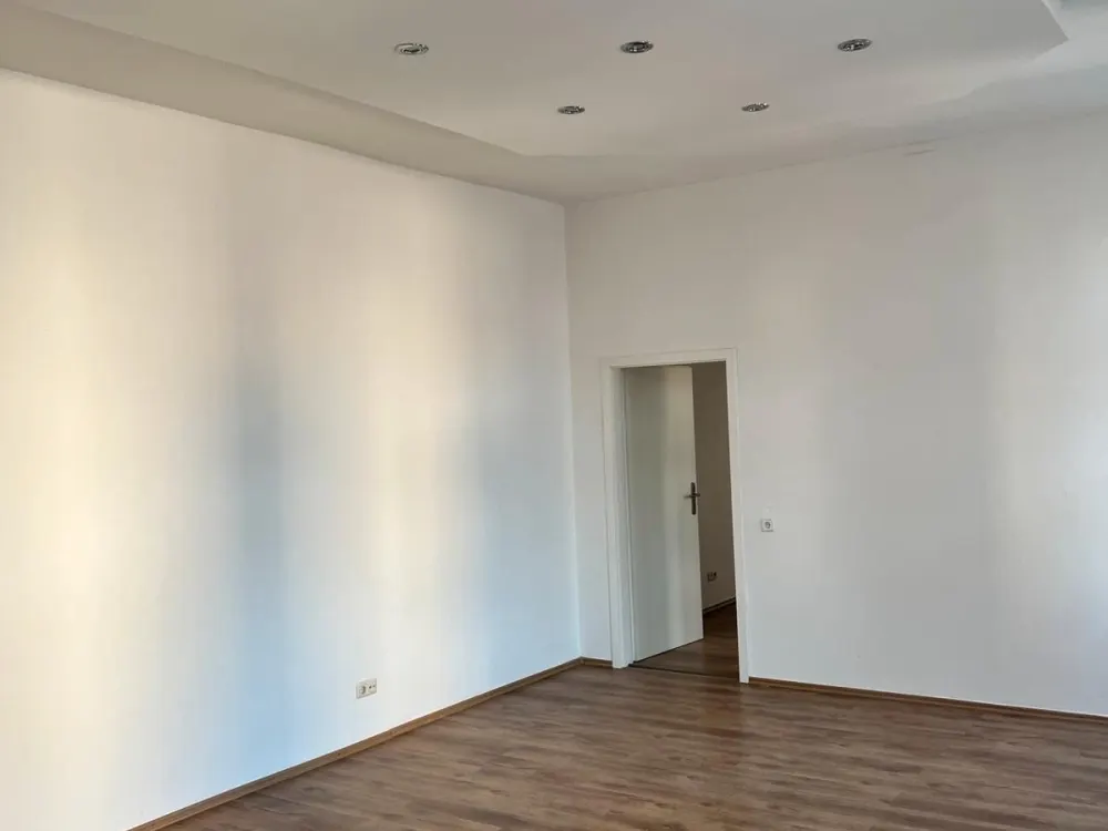 Large 103 sqm Apartment 4.5 Rooms Walther-Rathenau-Platz Duisburg