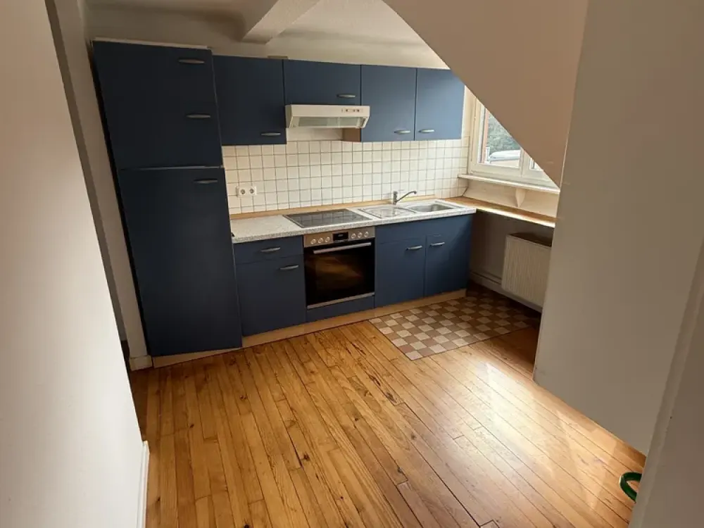 Living with Character: Cozy Attic Apartment (2.5 Rooms, Kitchen, Bathroom), Ideal for Two