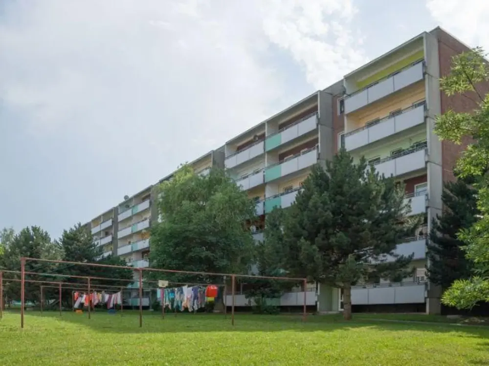 Practical 3-Room Apartment with Balcony
