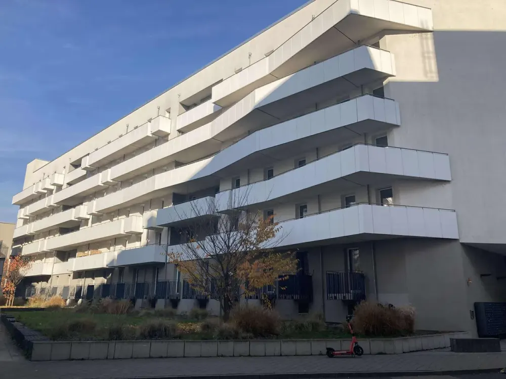 Practical 1-Room Apartment with Balcony in Frankfurt Ostend