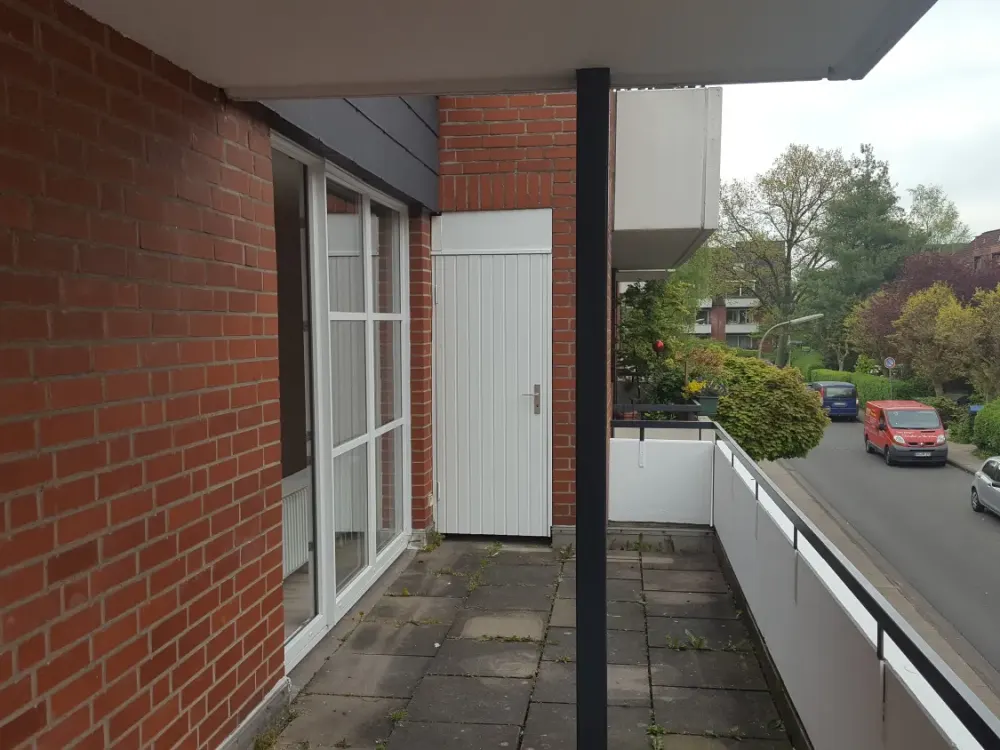 2 rooms with large southwest balcony in beautiful Niendorf!