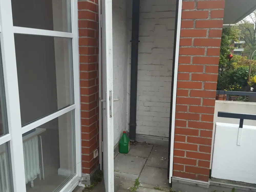 2 rooms with large southwest balcony in beautiful Niendorf!