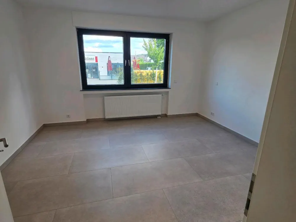 Du-Sùd, 2.5 Room KDB
