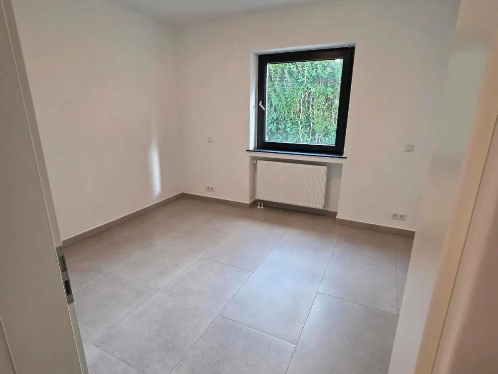 Du-Sùd, 2.5 Room KDB