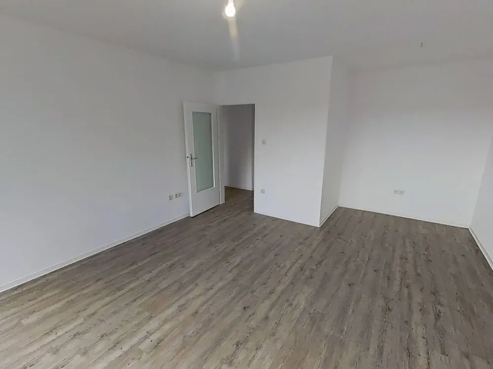 Ideal for Families & Couples: Comfortable 3-Room Apartment with Loggia and Plenty of Storage Space