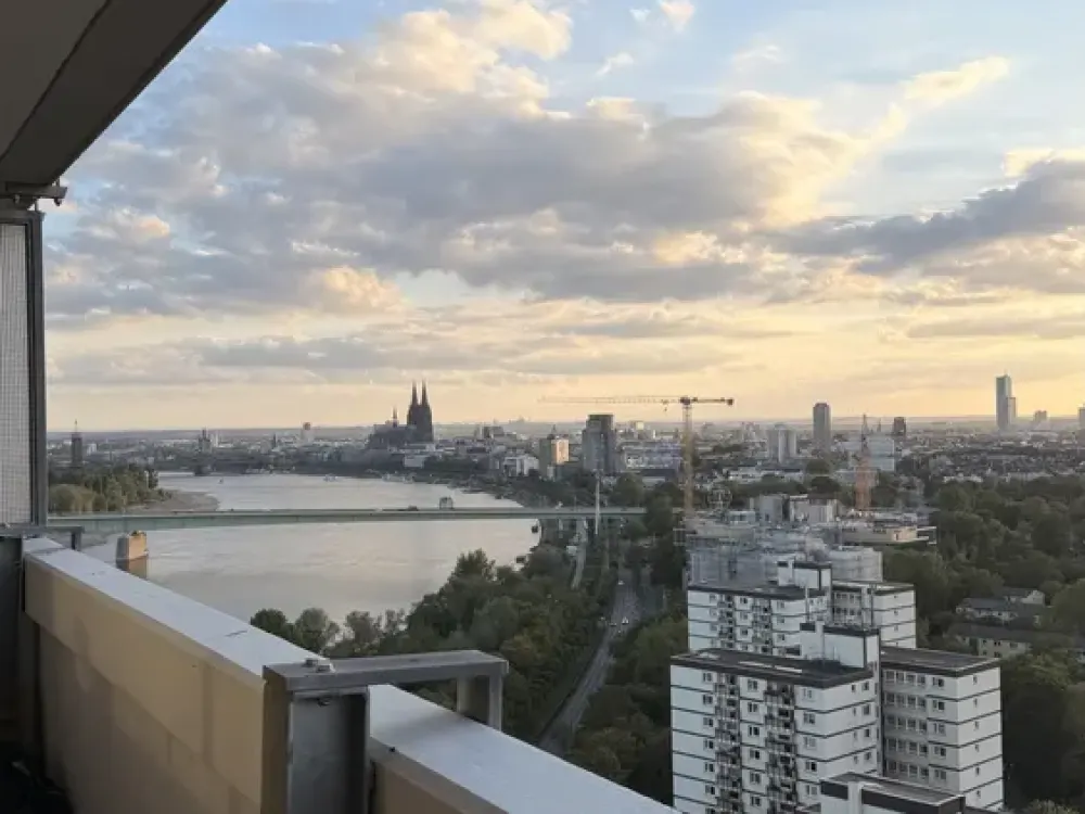 Living Above the Roofs of Cologne: 3-Room Apartment with Rhine View in the AXA High-Rise