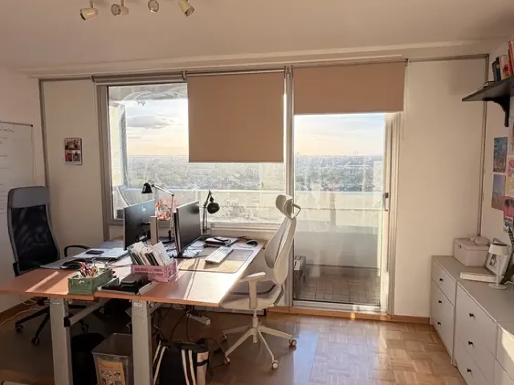 Living Above the Roofs of Cologne: 3-Room Apartment with Rhine View in the AXA High-Rise