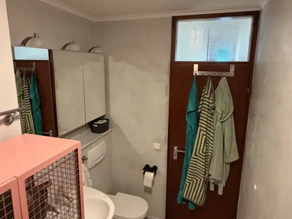 Living Above the Roofs of Cologne: 3-Room Apartment with Rhine View in the AXA High-Rise