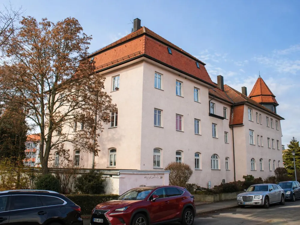 Sanierte 2-Zi.-Wohnung, neue Einbauküche, modernes Bad mit neue Dusche und Keller in Heidenau