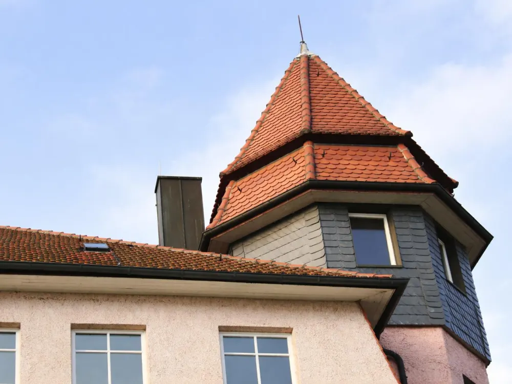 Sanierte 2-Zi.-Wohnung, neue Einbauküche, modernes Bad mit neue Dusche und Keller in Heidenau