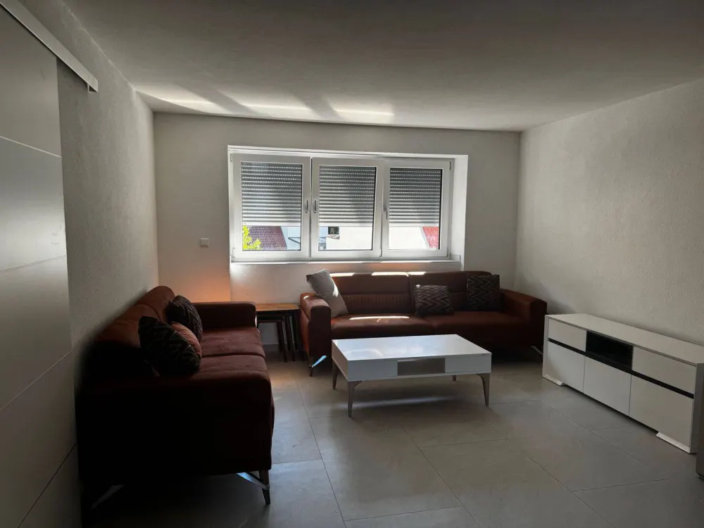 Luxuriöse 2-Zimmer-Wohnung mit Balkon | voll möbliert | All-inclusive 1.350 €