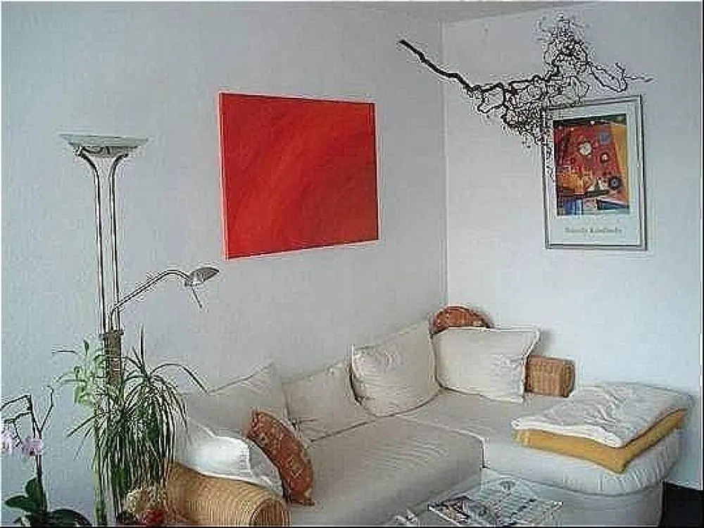 1 Zi.-City-Appartement mit Einbauküche, weißem Duschbad, Laminat. Ruhige Innenhofseite. Köln-Zentrum. Nah zu UNI, FH, TH, Fresenius, ISM, KathHo