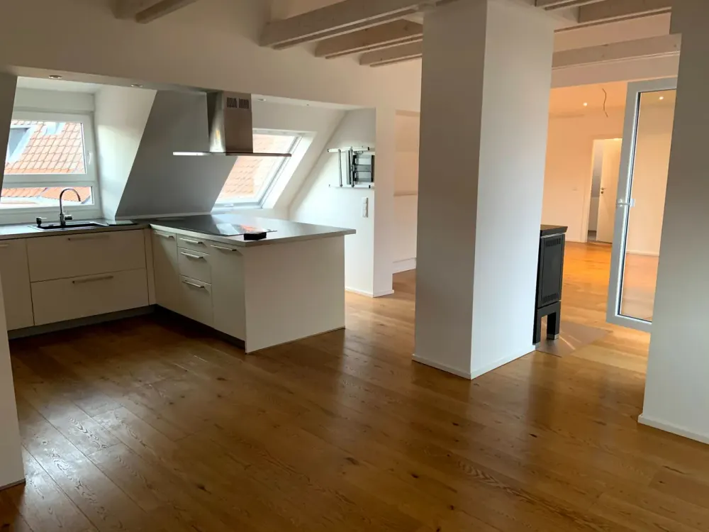 Licht, Raum & Dachterrasse, großzügige Dachgeschosswohnung nahe Innenstadt