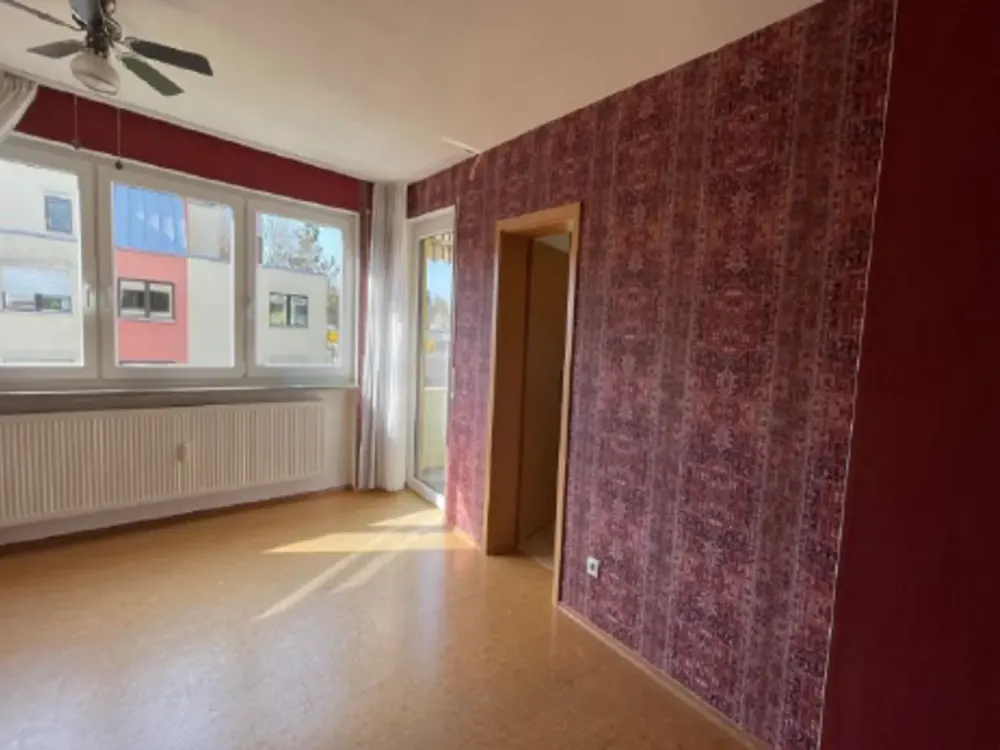 Living with Character: One-Room Apartment in Erlangen-Büchenbach