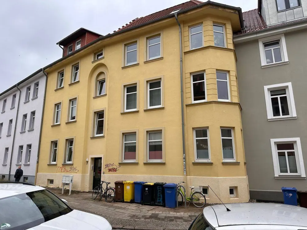 Beautiful Raised Ground Floor Apartment in a Quiet Location