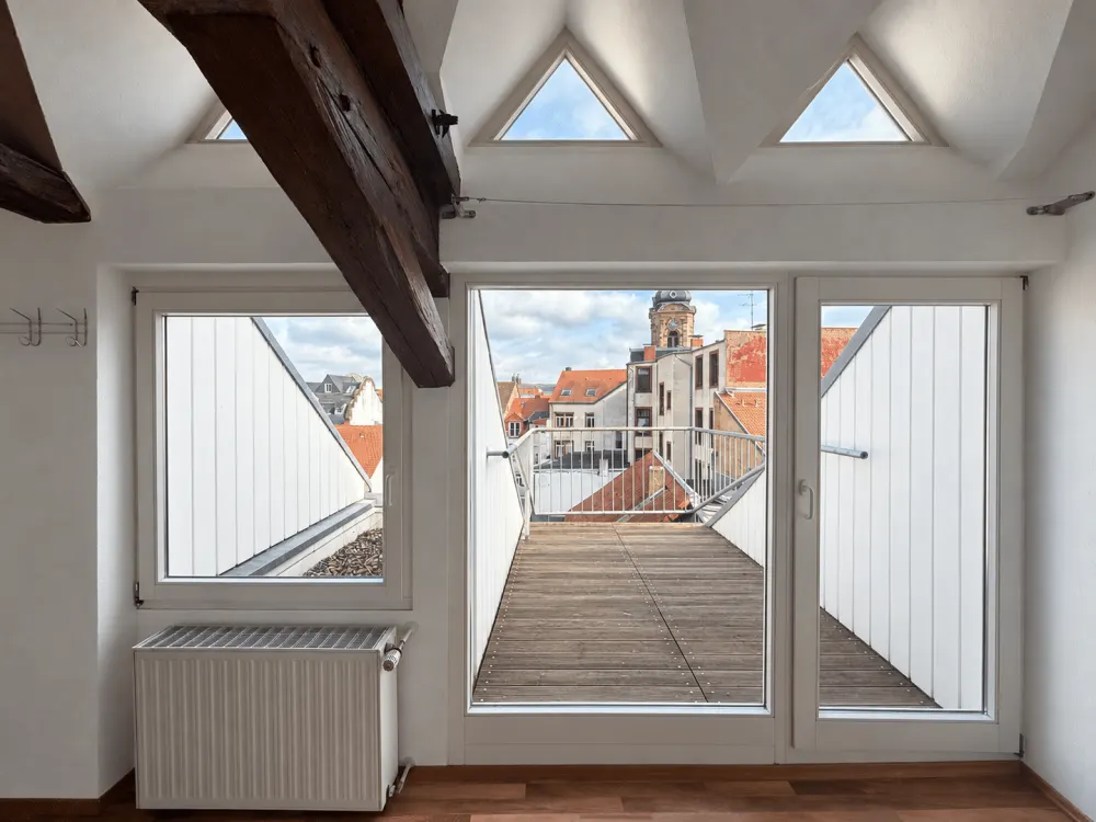 Spacious, Quiet 2-Room Apartment at St. Johanner Markt