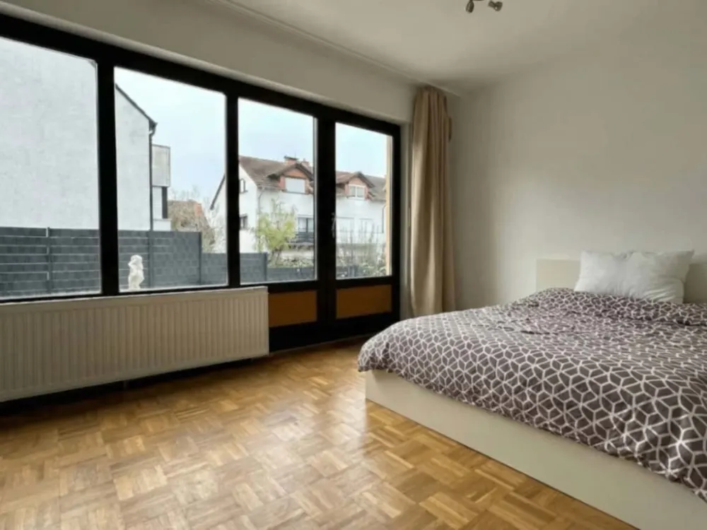 Room - Large Furnished Shared Room in Detached House