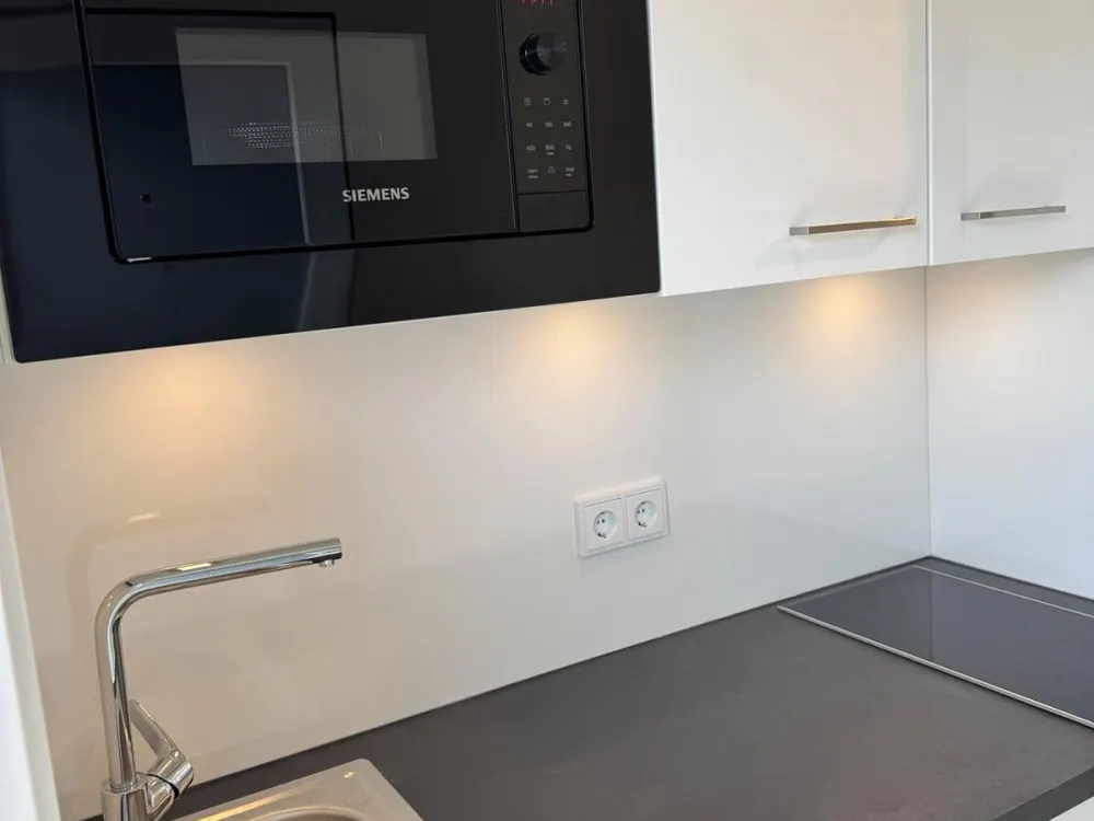 Top maintained 1.5 room apartment near Uni Saarbrücken with kitchen + parking space