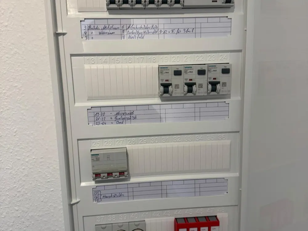 Top maintained 1.5 room apartment near Uni Saarbrücken with kitchen + parking space