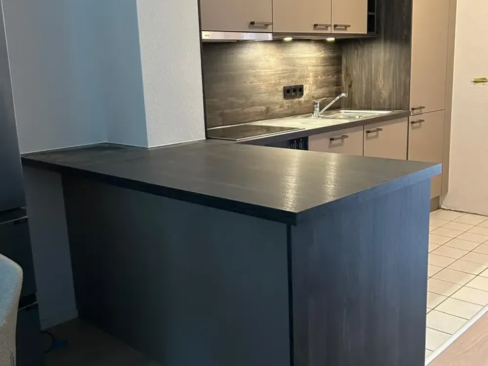 Nicely Laid Out 2-Room Apartment on the Ground Floor in a Central Yet Quiet Location for Rent