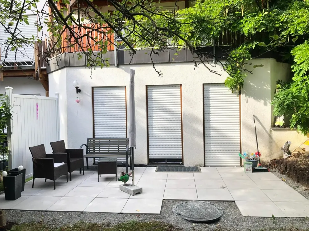 Nicely Laid Out 2-Room Apartment on the Ground Floor in a Central Yet Quiet Location for Rent