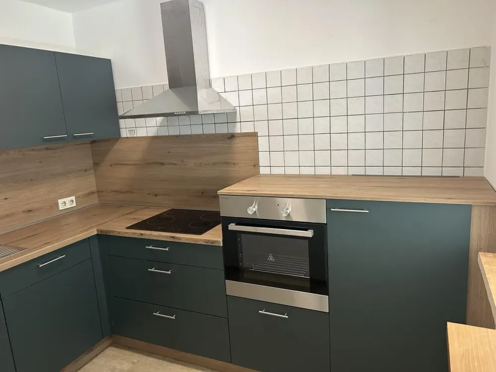 Barrier-free, wheelchair accessible, renovated 3-room apartment, no fitted kitchen, elevator, roof loggia, VK City, near Globus, available immediately