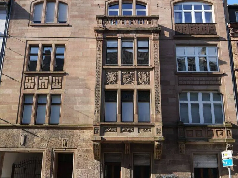 Stylish Old Building - Spacious Living for the Whole Family with Historic Charm