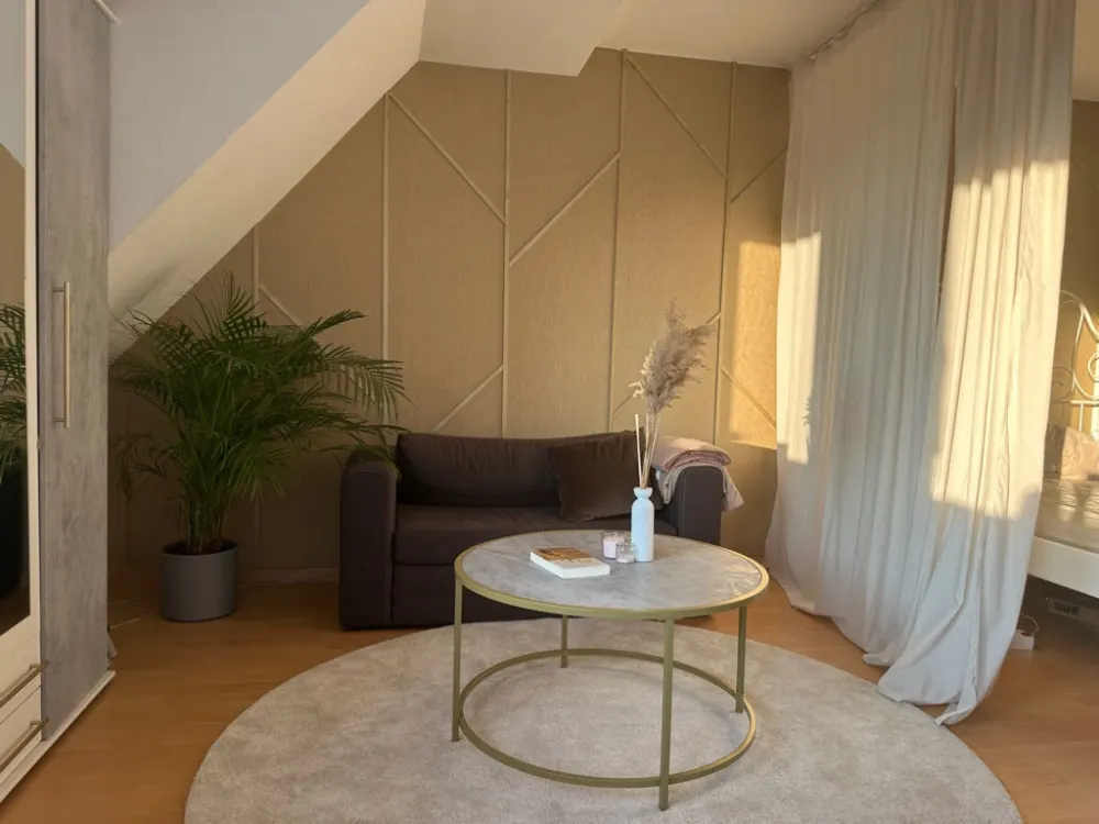 Large, Light-Flooded Room in the Heart of Paderborn
