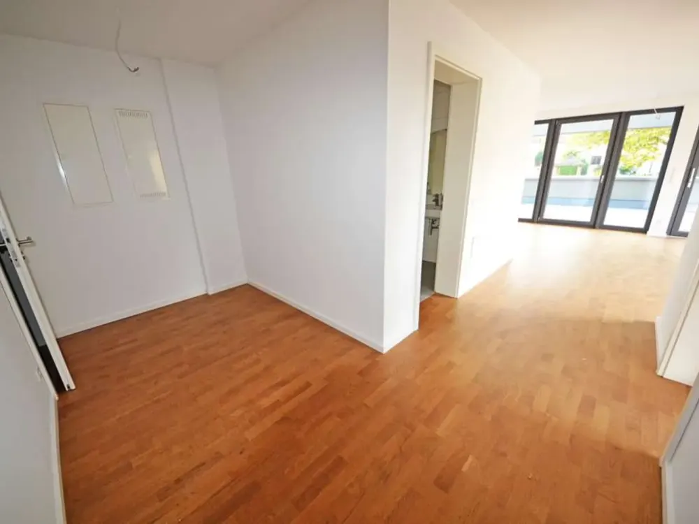 PANORAMIC VIEW: Dreamy 2-Room Apartment with Sunny Terrace in Tamm!