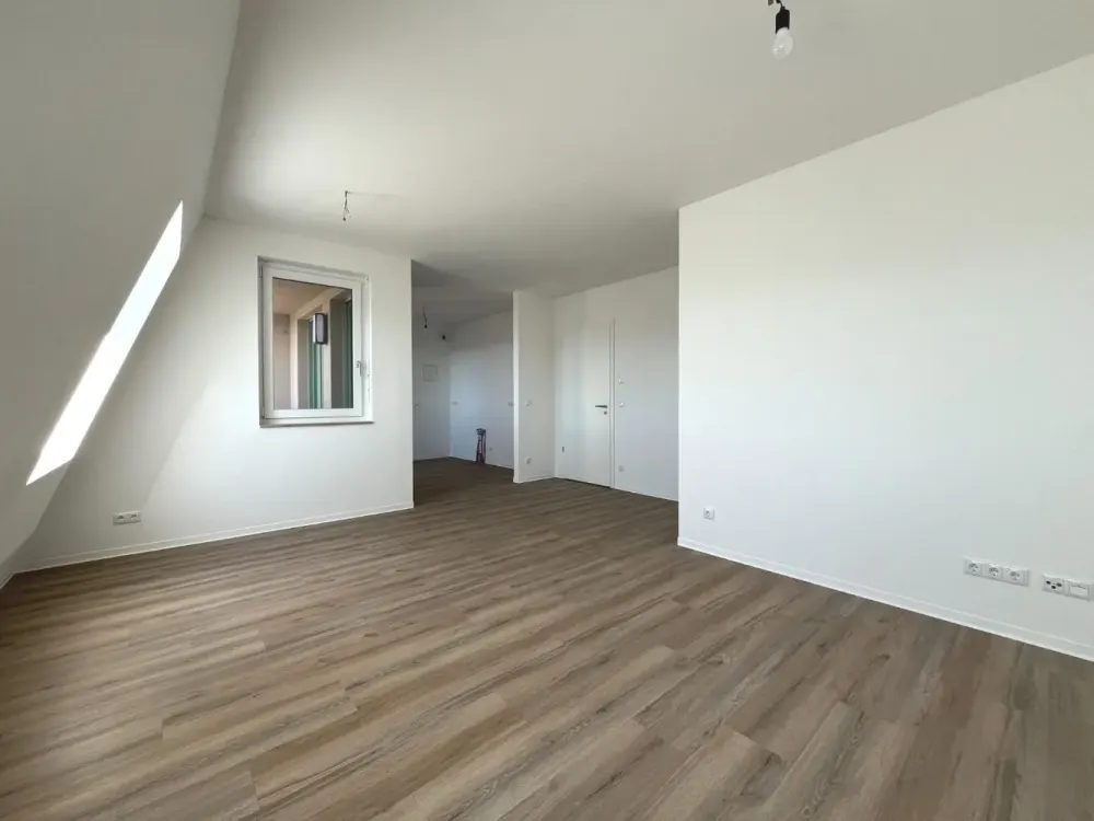 New Build: Modern 3-Room Apartment with Daylight Bathroom and Loggia in Zentrum-Ost | Optional with Fitted Kitchen