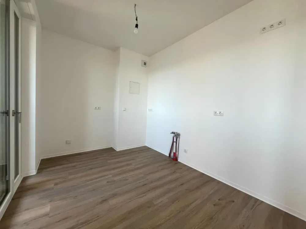 New Build: Modern 3-Room Apartment with Daylight Bathroom and Loggia in Zentrum-Ost | Optional with Fitted Kitchen