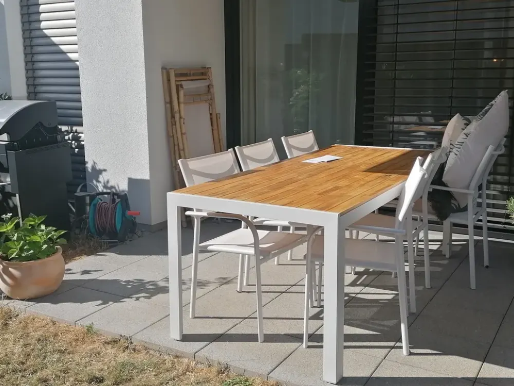 Modern 2-Room Apartment, Fitted Kitchen, Terrace, Ornamental Garden, Very Quiet Location