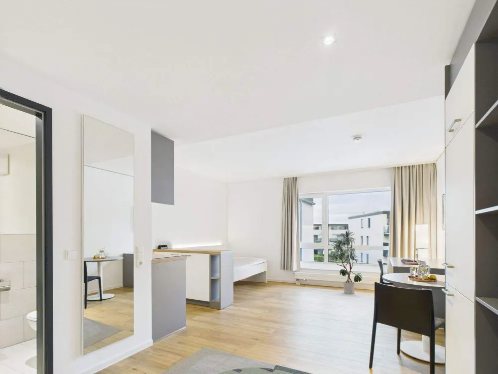 Dein Start in den Sommer: Möbliertes & helles Apartment direkt am Campus Riedberg | Maxi Bude