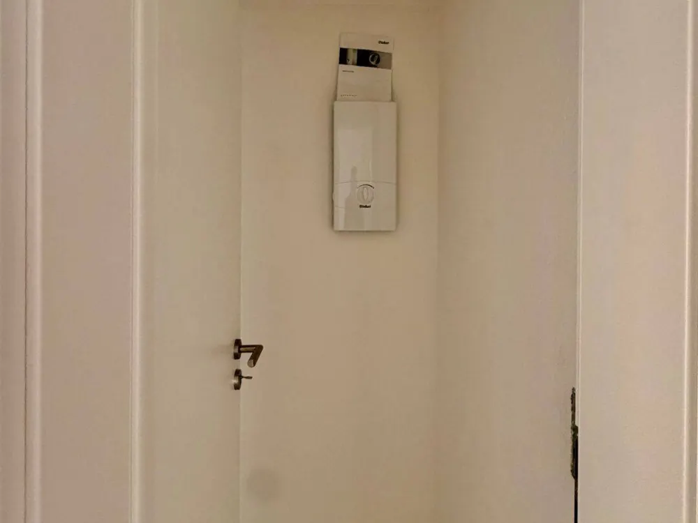 Inklusive Einbauküche: Sanierte 2-Raum-Wohnung im Erstbezug