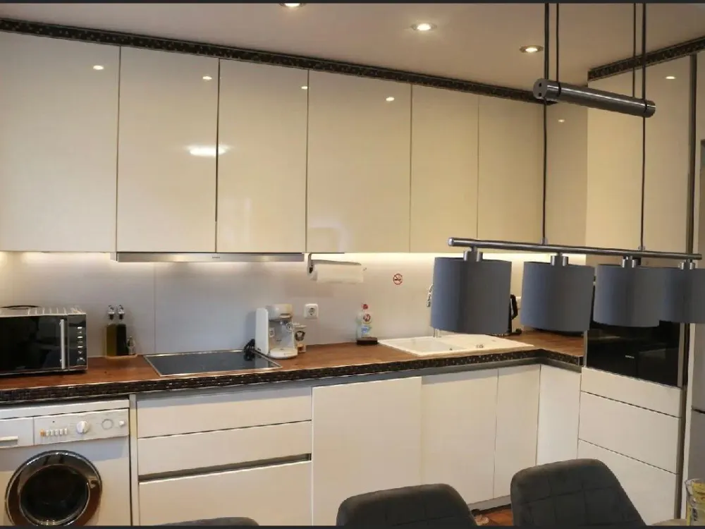 Quiet 3-Room Apartment in Green Area with Best